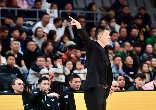 九游体育-一夜3大冷门!CBA真是太刺激了,豪门9连胜被终结,黑马彻底褪色